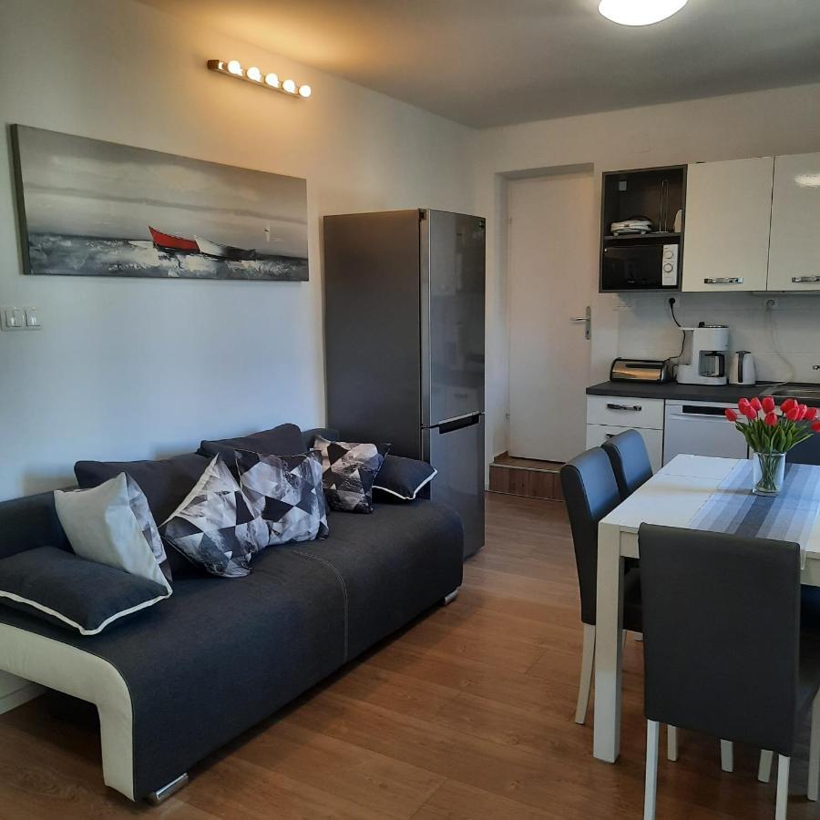 Beach Apartment Kate With Sea View, Balcony And Parking, Murter, Dalmatia Exterior photo