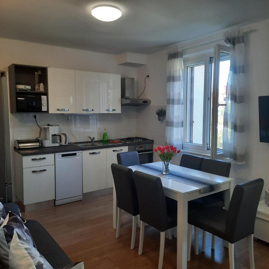 Beach Apartment Kate With Sea View, Balcony And Parking, Murter, Dalmatia Exterior photo